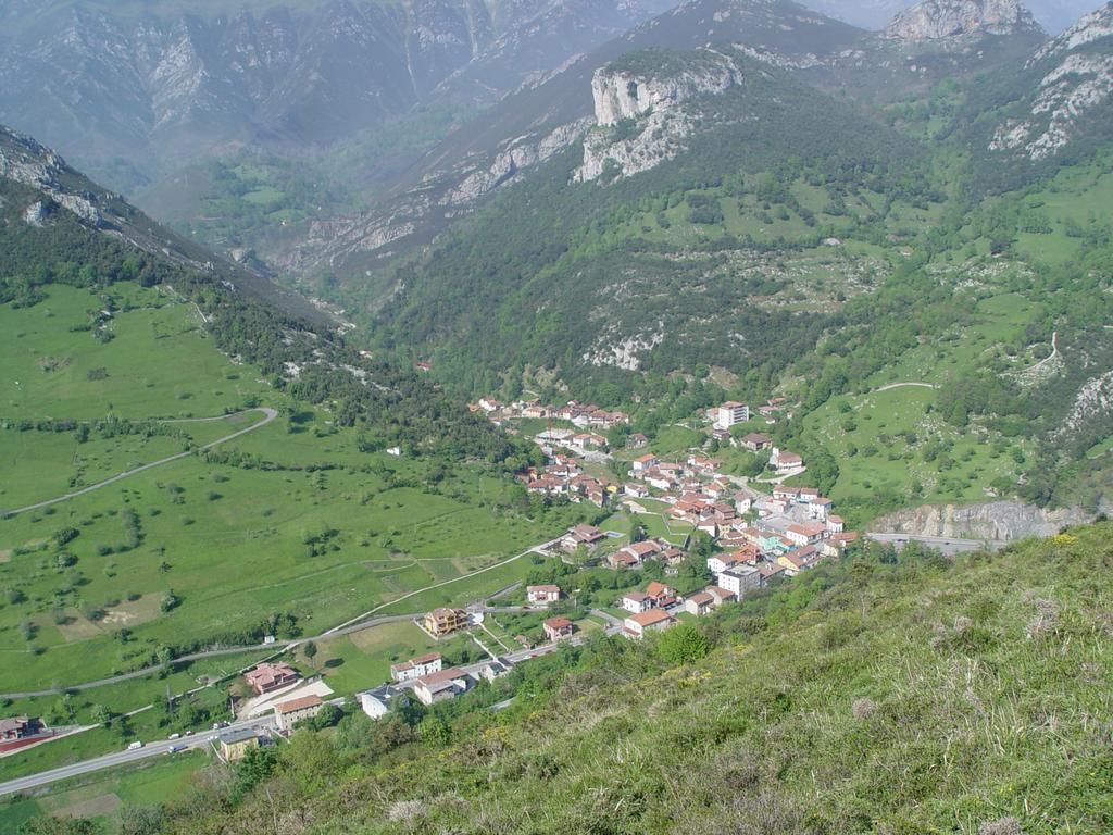 Apartamentos La Corona - Cabrales Carrena de Cabrales Dış mekan fotoğraf