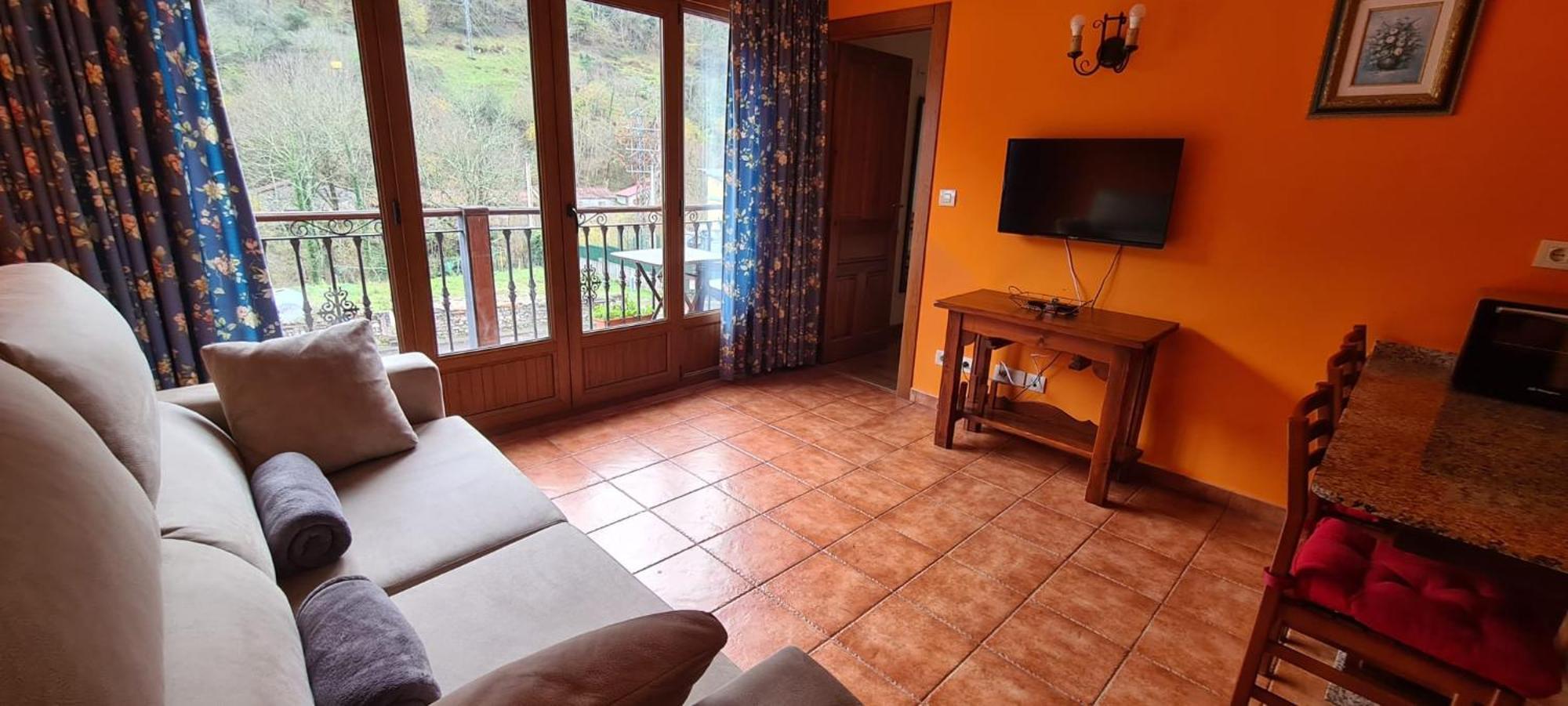 Apartamentos La Corona - Cabrales Carrena de Cabrales Dış mekan fotoğraf