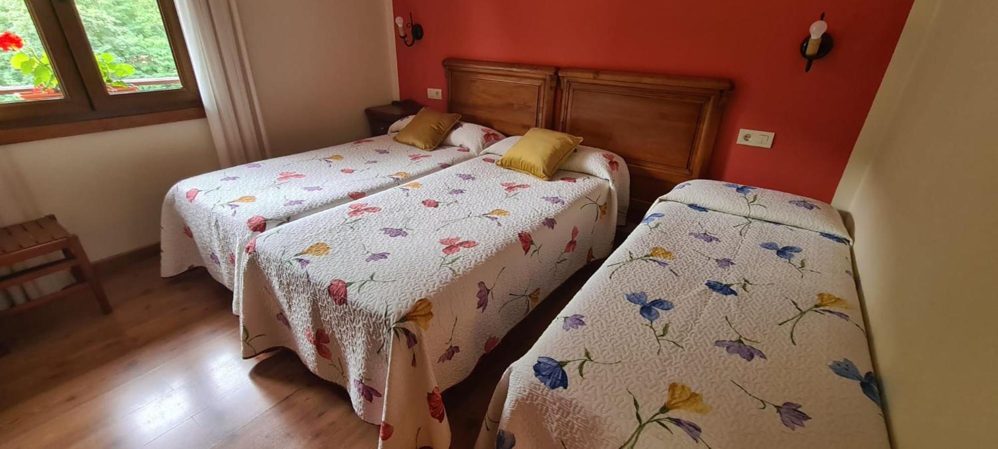 Apartamentos La Corona - Cabrales Carrena de Cabrales Dış mekan fotoğraf