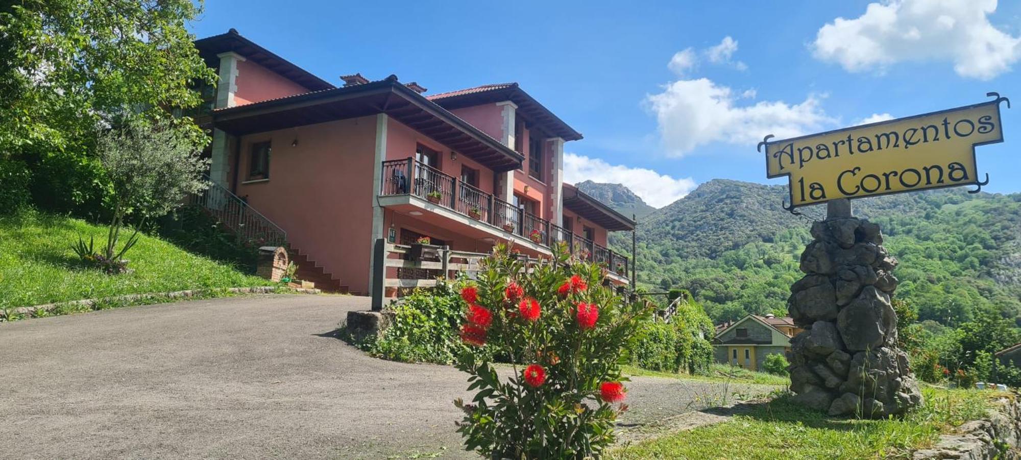 Apartamentos La Corona - Cabrales Carrena de Cabrales Dış mekan fotoğraf