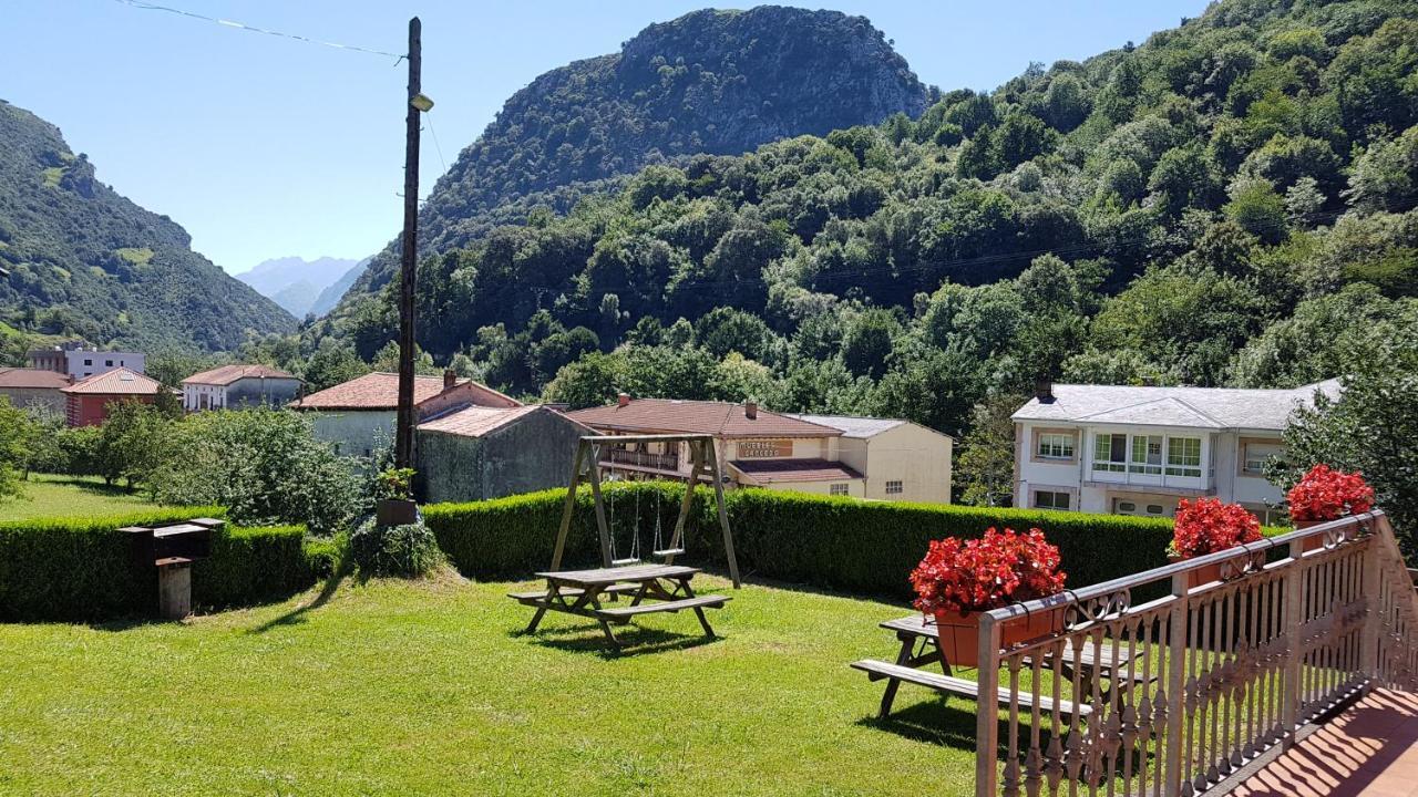 Apartamentos La Corona - Cabrales Carrena de Cabrales Dış mekan fotoğraf